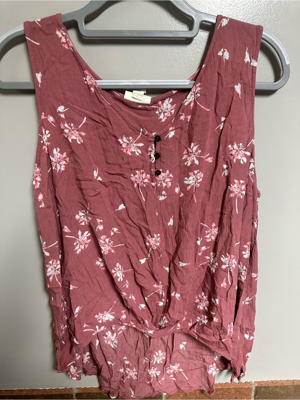 a.n.a Mauve Pink Floral Sleeveless Henley Tank